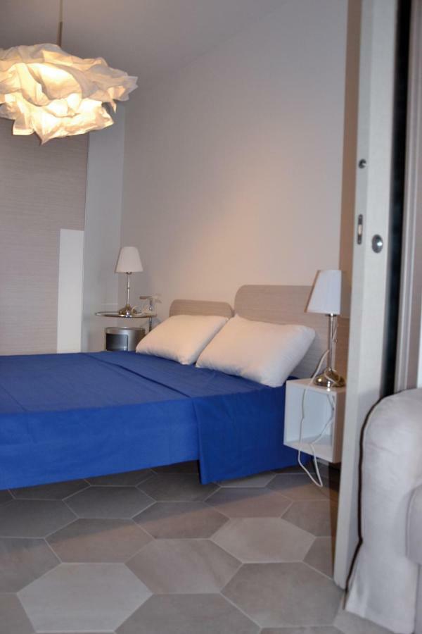Le Perle Dell'Isola Apartment อิโซลา โรสซา ภายนอก รูปภาพ